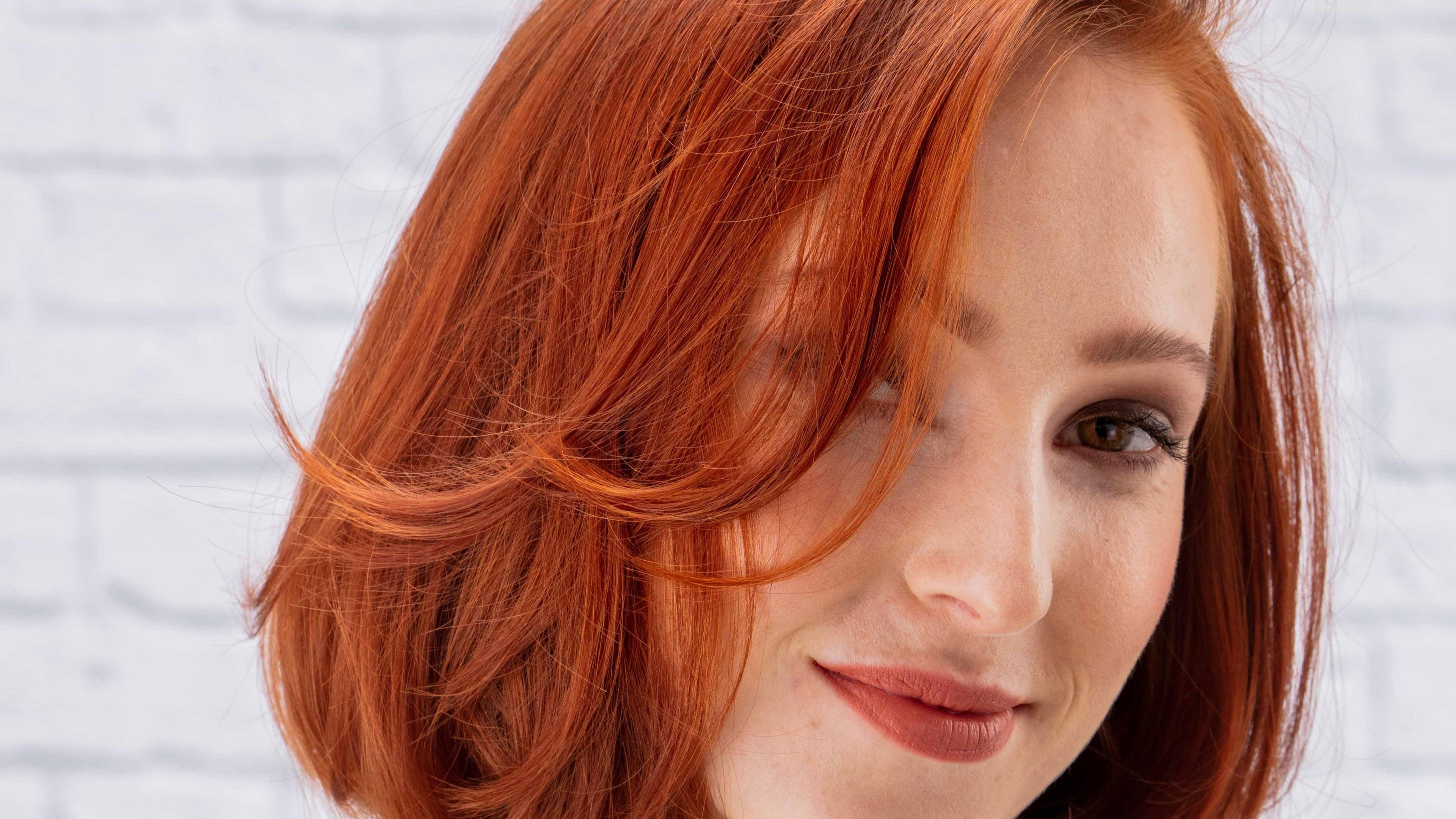 Jak układać krótkie włosy